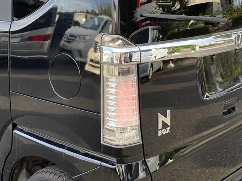 Honda N-BOX Custom