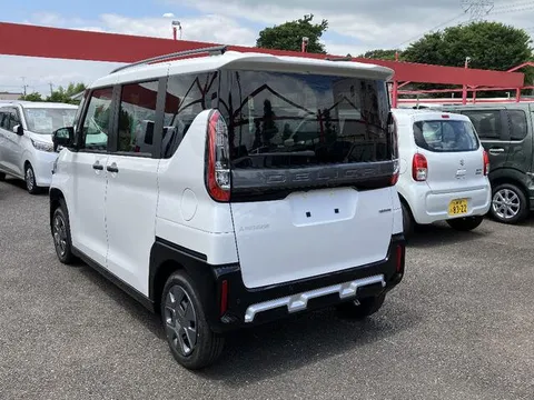 Mitsubishi Delica Mini