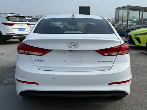 Hyundai Elantra (Avante)