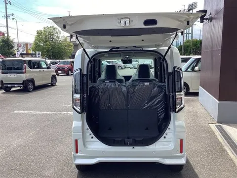 Suzuki Spacia Custom