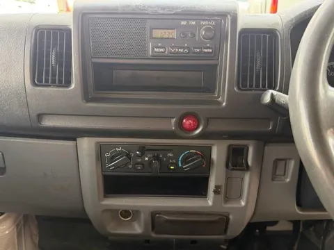 Nissan Clipper Van
