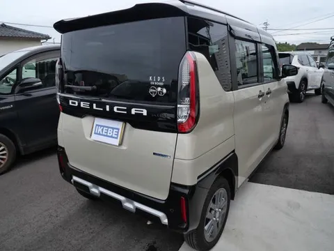 Mitsubishi Delica Mini