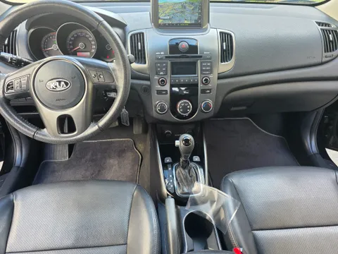 Kia Cerato (Forte)