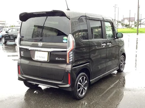 Honda N-BOX Custom