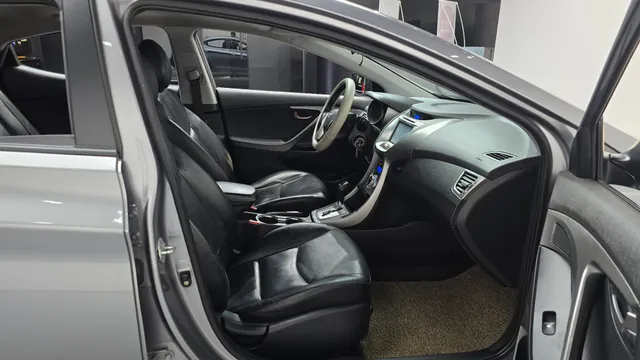 Hyundai Elantra (Avante)