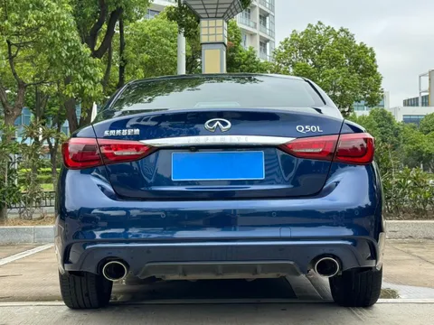 Infiniti Q50L