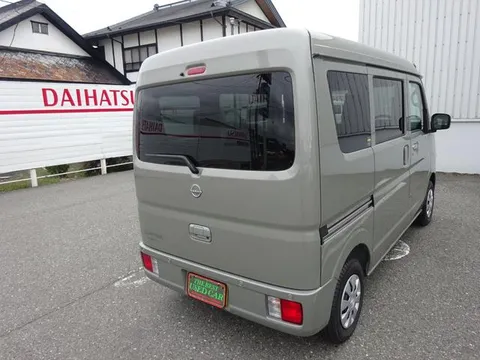 Nissan Clipper Van