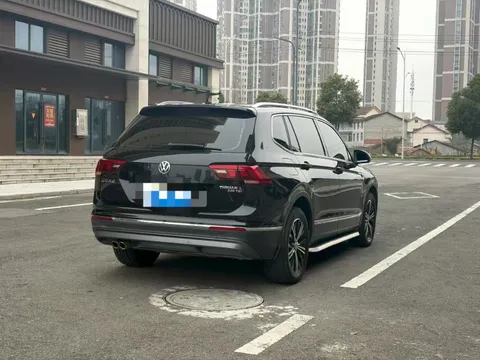 Volkswagen Tiguan L