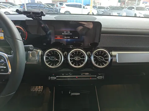 Mercedes-Benz Mercedes-Benz GLB