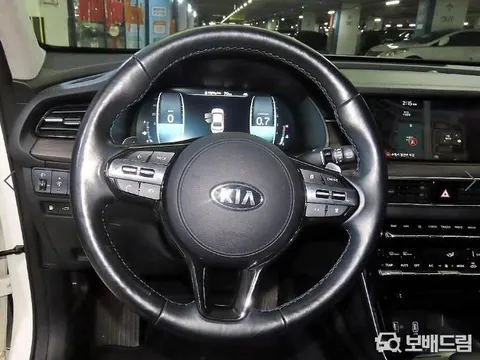 Kia Cadenza (K7)