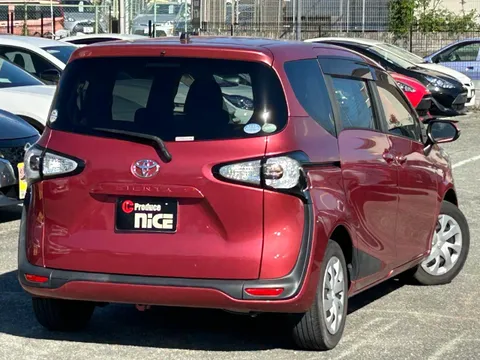 Toyota Sienta