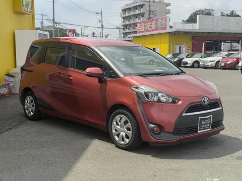Toyota Sienta