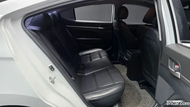 Hyundai Elantra (Avante)