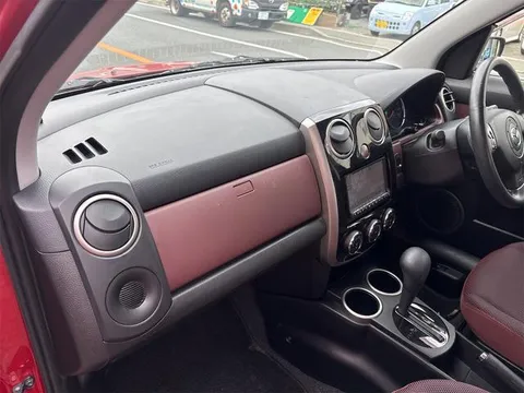 Mazda Verisa