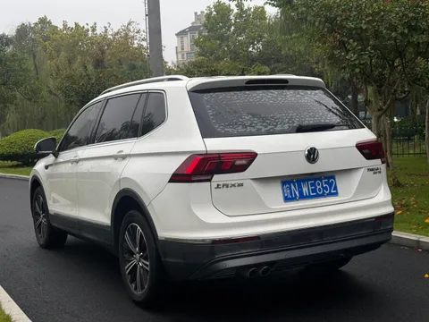 Volkswagen Tiguan L