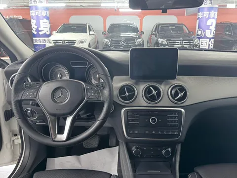 Mercedes-Benz Mercedes-Benz GLA