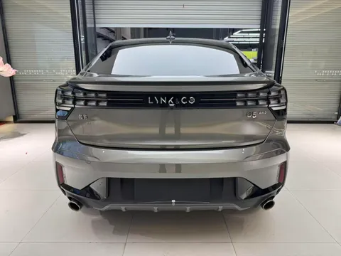 Lynk & Co Lynk & Co 05
