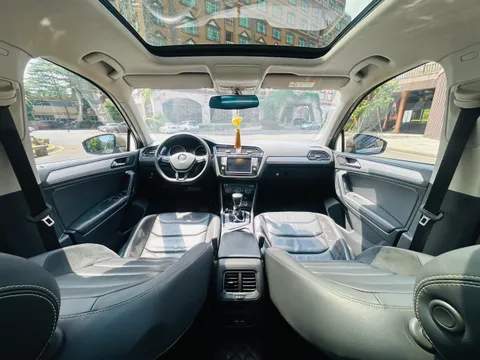 Volkswagen Tiguan L