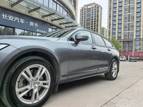 Volvo V90
