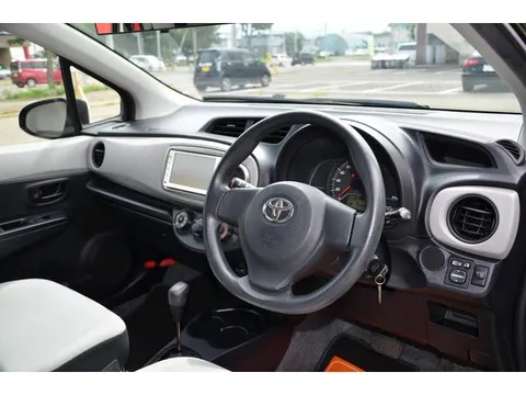 Toyota Yaris (Vitz)