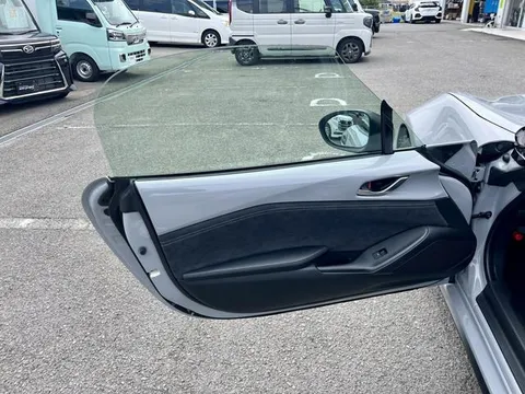 Mazda MX-5 (Roadster)