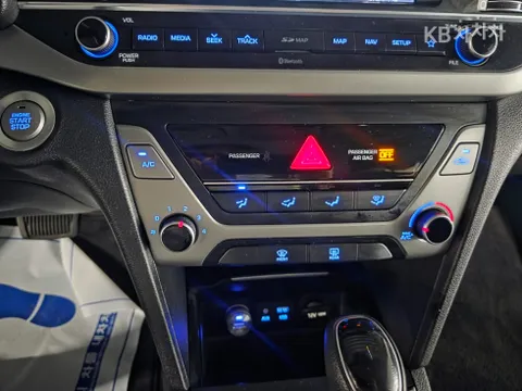 Hyundai Elantra (Avante)