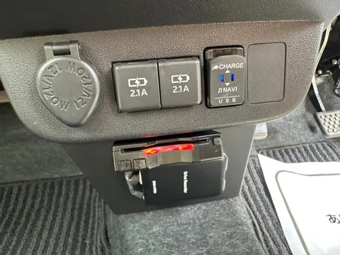 Daihatsu Mira Tocot