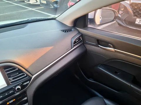 Hyundai Elantra (Avante)
