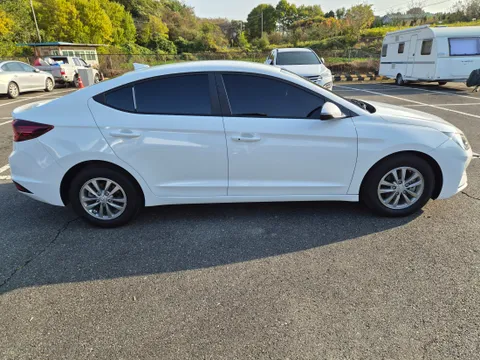 Hyundai Elantra (Avante)