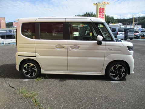 Suzuki Spacia Custom