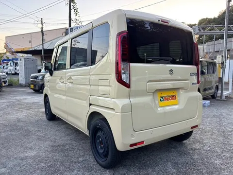 Suzuki Spacia