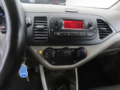 Kia Deluxe