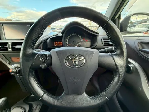 Toyota iQ