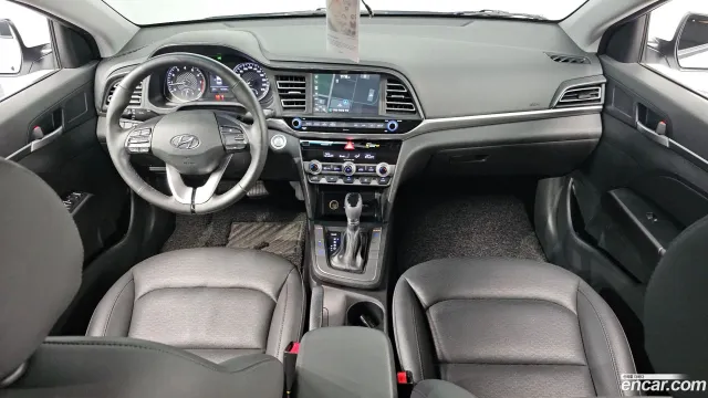 Hyundai Elantra (Avante)