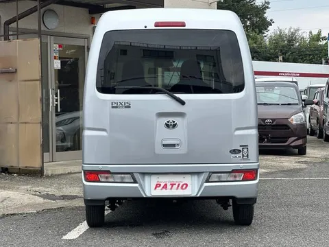 Toyota Pixis Van