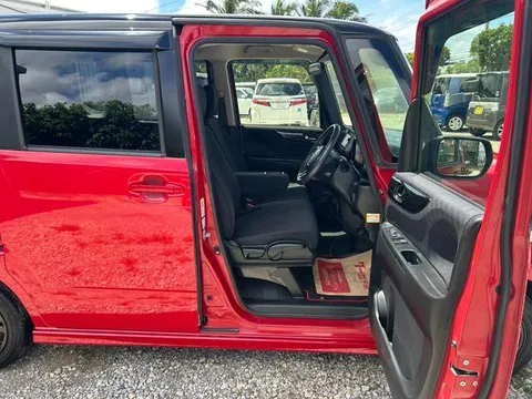 Honda N-BOX Custom