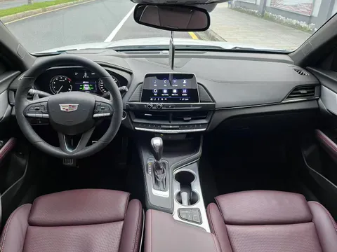 Cadillac CT4