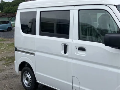 Nissan Clipper Van