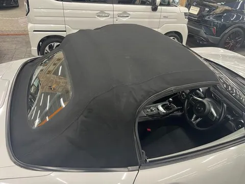 Mazda MX-5 (Roadster)