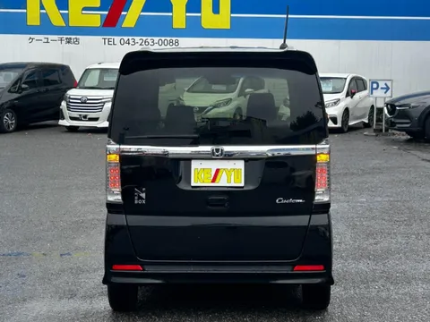 Honda N-BOX Custom