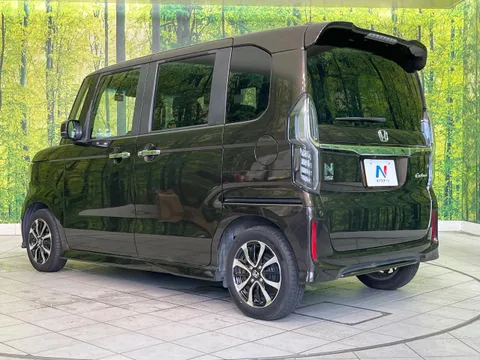 Honda N-BOX Custom