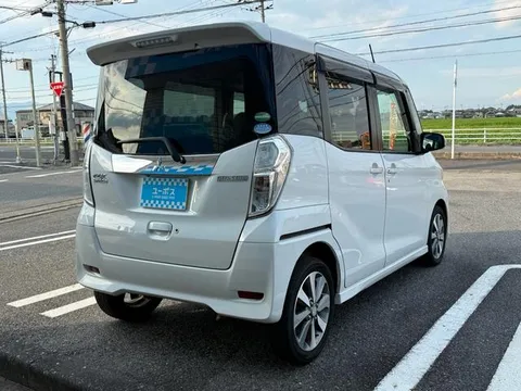 Mitsubishi eK Space Custom