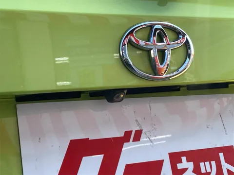 Toyota Pixis Mega