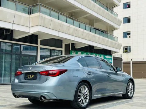 Infiniti Q50L