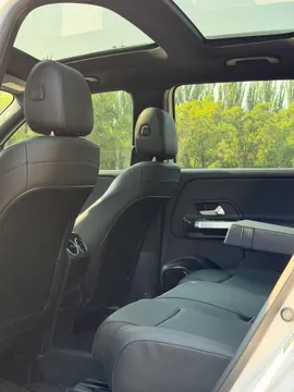 Mercedes-Benz Mercedes-Benz GLB