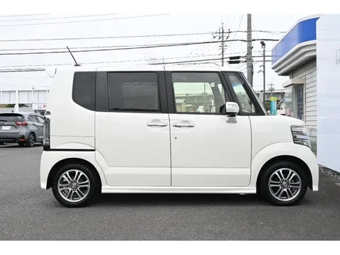 Honda N-BOX Custom