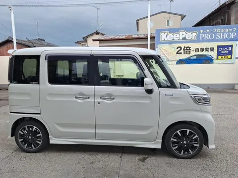 Suzuki Spacia Custom