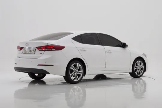 Hyundai Elantra (Avante)