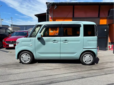 Suzuki Spacia