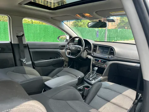 Hyundai Elantra (Avante)